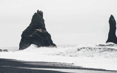 Marcos de moda en 2025: tendencias que transforman tu decoración